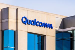 インテル iPhone LTE チップ