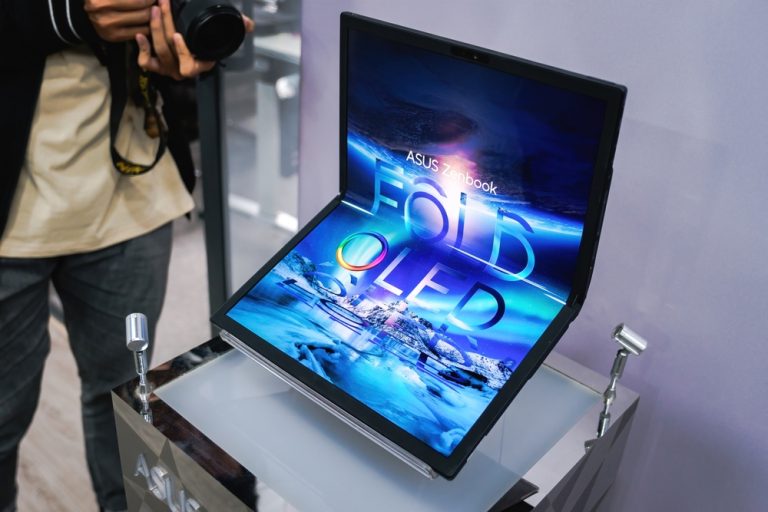 折りたたみMacBook、2026年発売か。アップルがLG等と交渉中の噂 Gadget Gate
