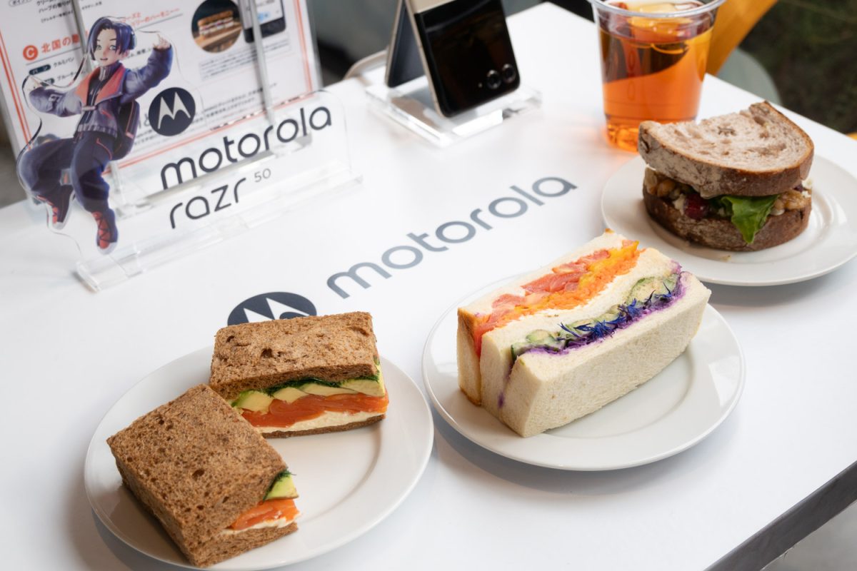 モトローラ、ポップアップイベント「motorola cafe」を12/15まで開催。“AIが考えたサンドイッチ”も提供